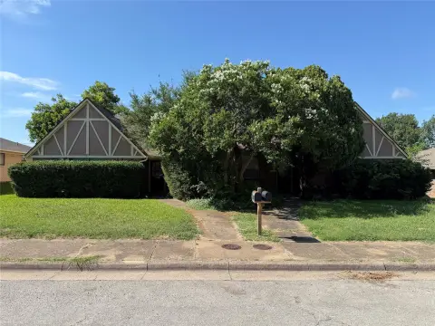 Duplex with Detached Garages