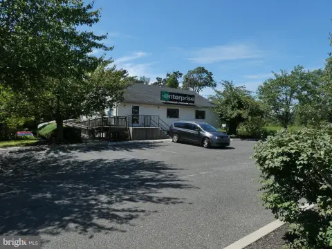 Leased Corner Retail Building
