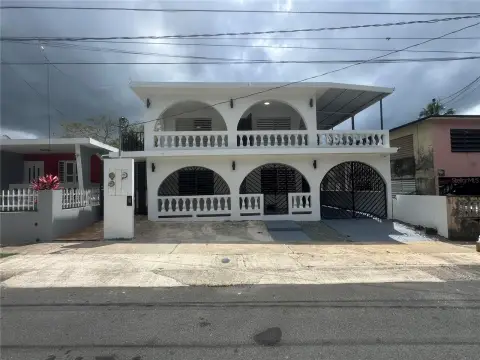 Triplex in COROZAL, PR