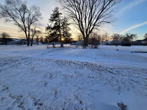 Monmouth, IL Vacant Corner Lot