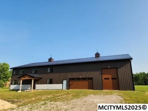 Rare Barndominium Opportunity on Acreage