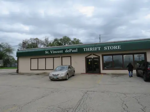 Retail Space in Morris, IL