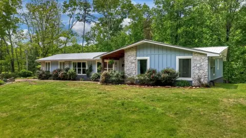 Unrestricted Land Near Carters Lake
