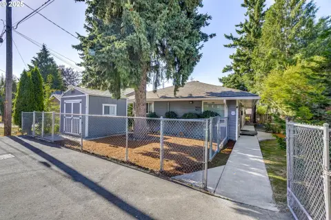 Updated Duplex in Montavilla