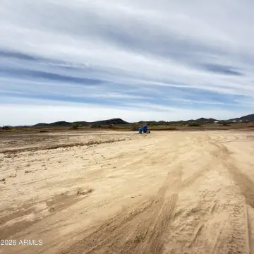 Land in Growing Tonopah Area