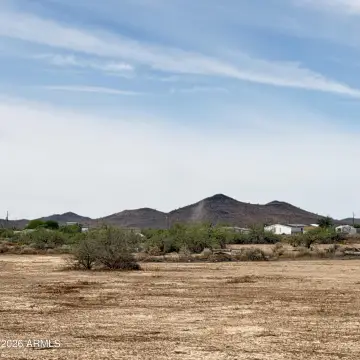 Land in Growing Tonopah Area