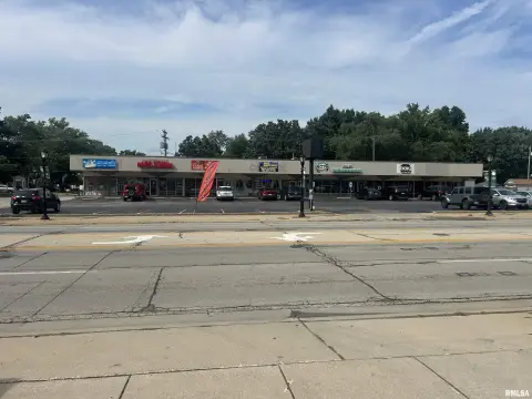Multi-Tenant Strip Mall