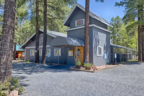 Established Restaurant on Main Thoroughfare