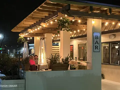 High-Visibility Commercial Building, Volusia County