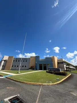 Manatí Medical Office Space Available