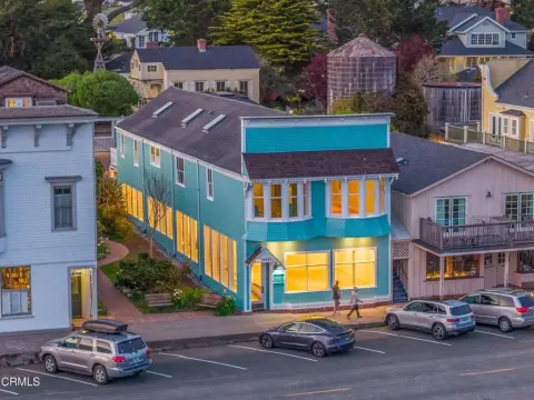 Four-Suite Mixed-Use Building