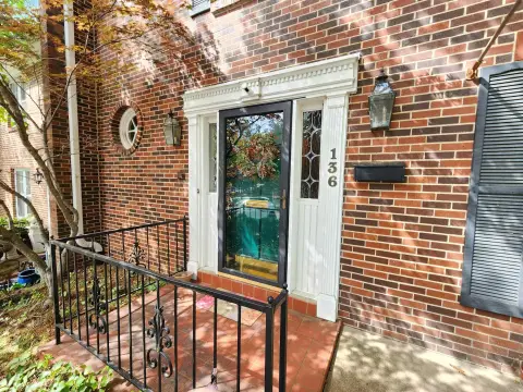 3-Bedroom Condo with Screened Porch