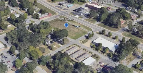 Signalized-Intersection Commercial Land