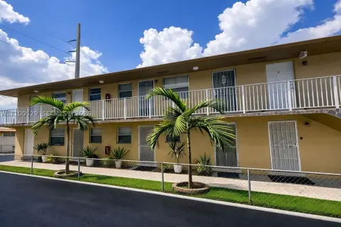 8-Unit Apartment Building