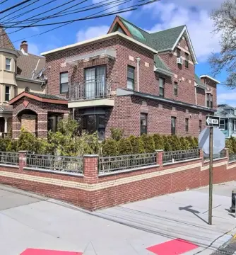 Detached Two-Family Duplex