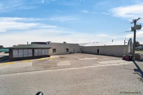 Commercial Building with Heated Shop