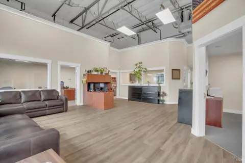 Flex Space With Office And Warehouse