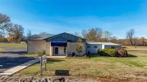 Medical Office Property with Kennels