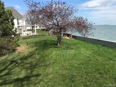 Buildable Lot Overlooking Lake Erie