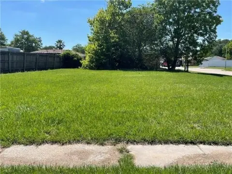 Residential Lot in Established Neighborhood
