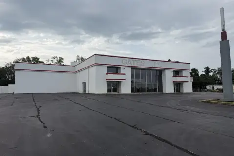 Freestanding Flex Space with Showroom