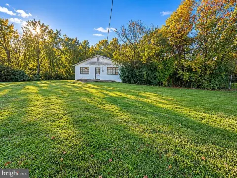 Commercial Land with Existing Outbuilding