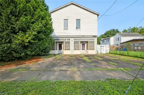 Flex Space with Upstairs Separate Entrance