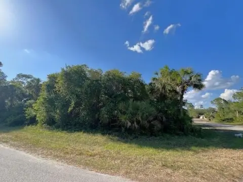 Corner Lot in Port Charlotte