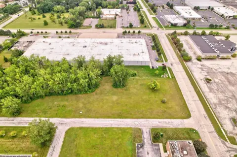 Commercial Land with Dual Frontage