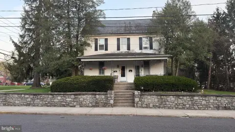 Souderton Duplex with Barn