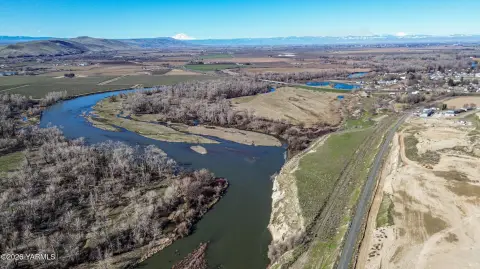 Mixed-Zoned Industrial and Agricultural Land