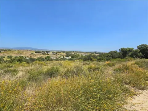 Expansive Land Parcel with Mountain Views