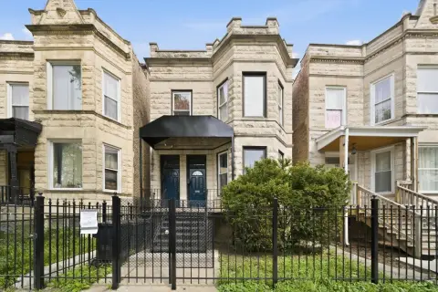 Remodeled Greystone Opportunity in Chicago