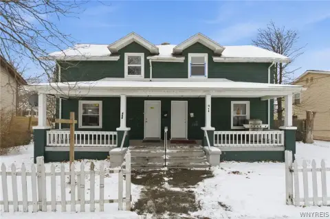Updated Niagara Falls Duplex