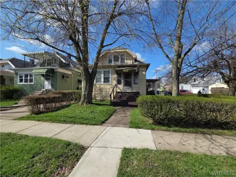 Multifamily Home in University District