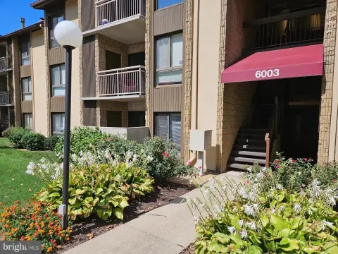 1-Bedroom Condo with Private Patio