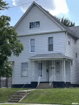 Remodeled 4-Unit Apartment Building