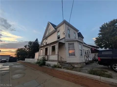 Mixed-Use Property with 6 Units
