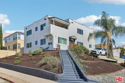 Duplex With Updated Interiors