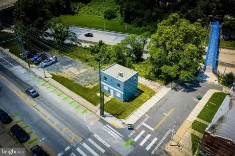 Versatile Live-Work Space in Baltimore