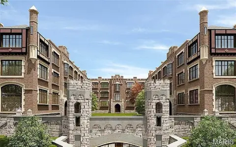 Cabanne Castle Apartment Building