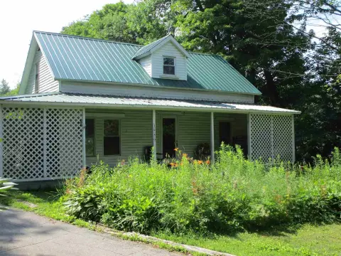 Mixed-Use Multi-Unit Property with Garages