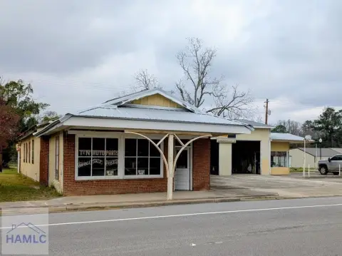 Downtown Screven Commercial Property on Highway