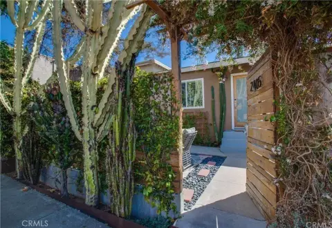 Duplex with Separate Studio