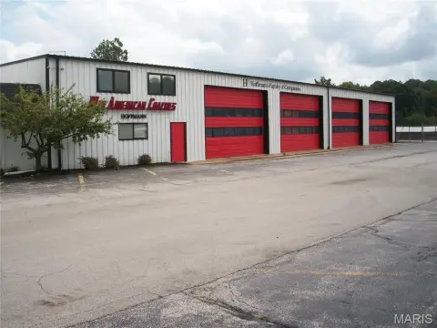 Truck Terminal with Multiple Garages