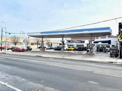 Sunnyside Corner Commercial Property