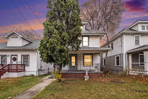 Two-Unit Duplex with Balcony