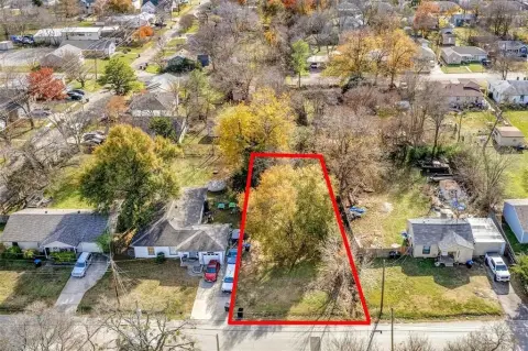 Residential Land in Greenville, TX