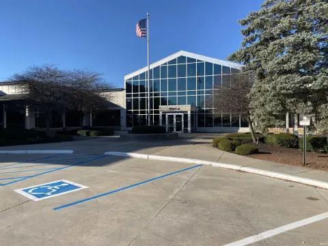 Versatile Office and Production Facility