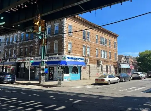 Mixed-Use Investment in Richmond Hill